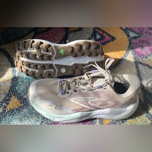 Brooks Caldera 7 Tan